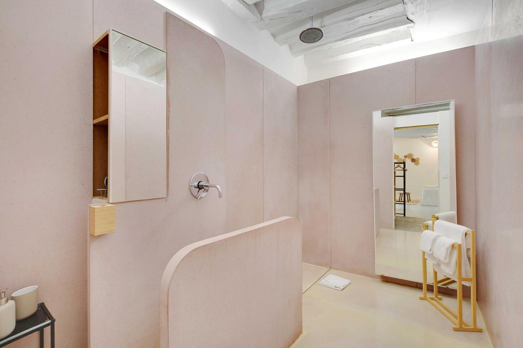 Elegant -2br-4p- Le Marais Paris