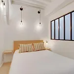 Elegant Apartment -2Br-4P- Le Marais