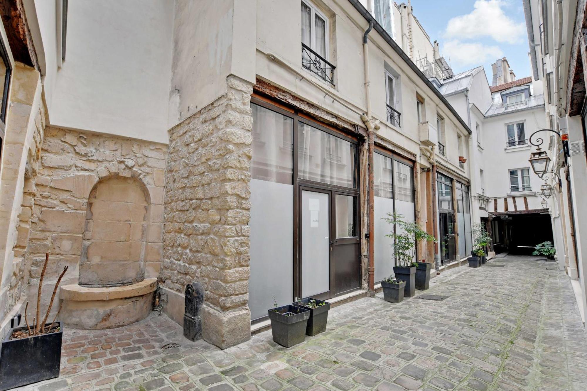 Elegant -2br-4p- Le Marais Apartment Paris
