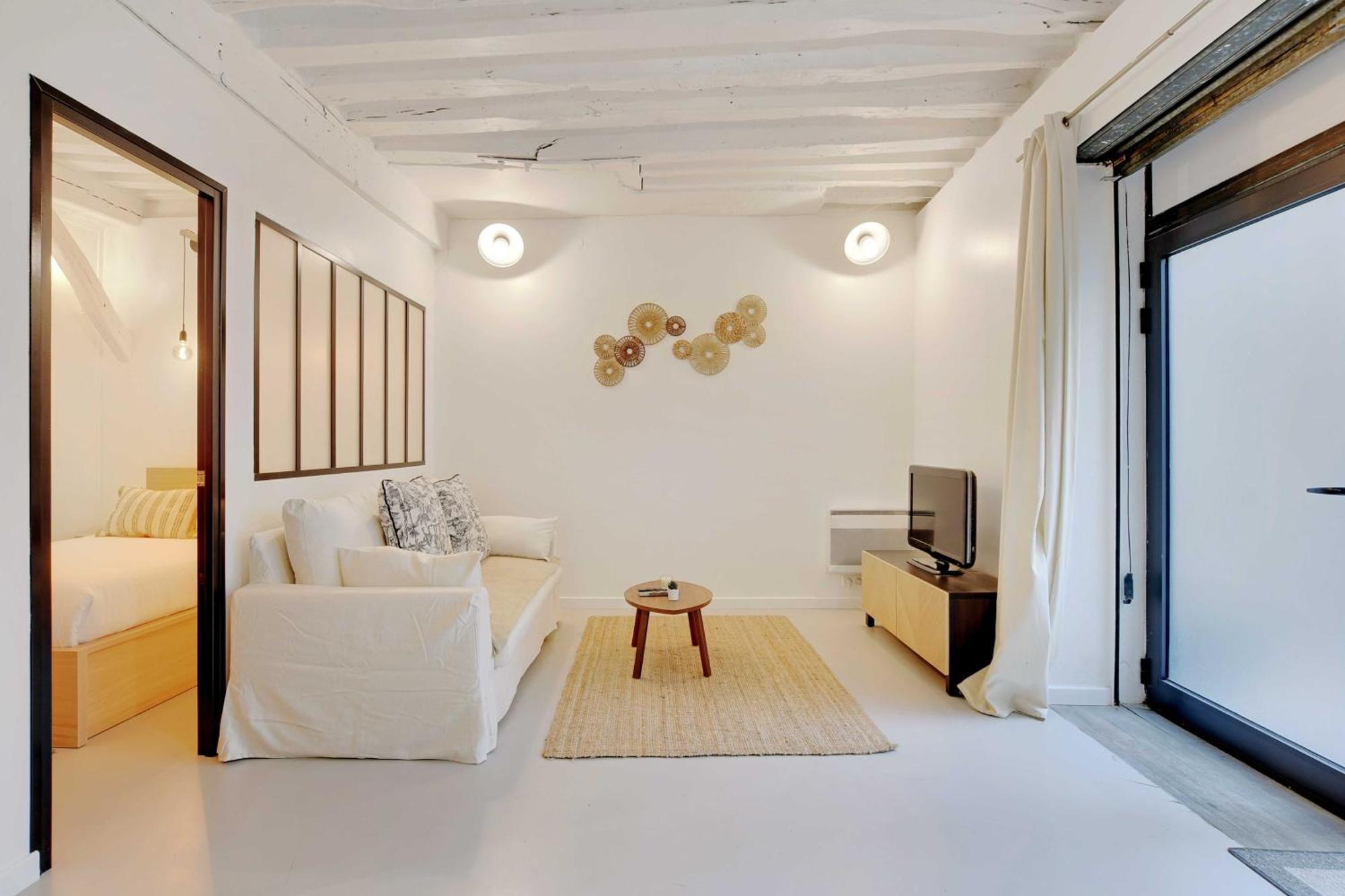 Elegant -2br-4p- Le Marais Paris